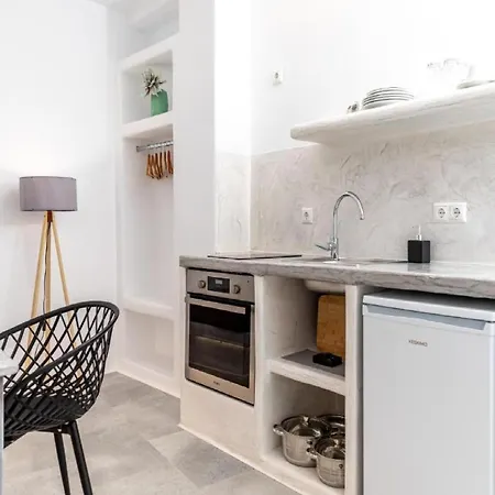 Premium Naxos Suite Family Suite With Private Balcony Modern Furnishing Air-Conditioned Saint George Naxos City
